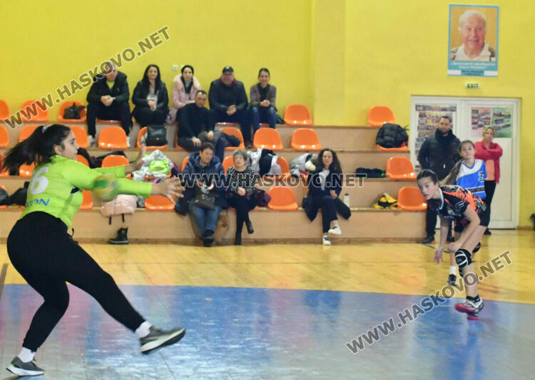 Започнаха мачовете за хандбалната Купа на България до 14 години