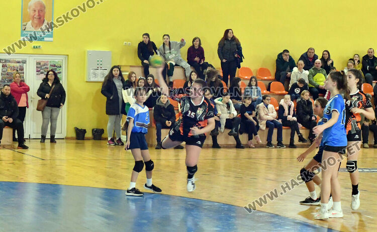 Започнаха мачовете за хандбалната Купа на България до 14 години