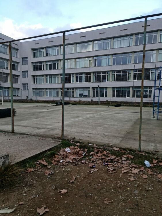 Обновяват спортната площадка на ОУ "Васил Левски" в Златоград