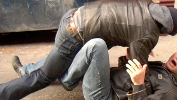 Скандал в момчилградска кръчма приключи със счупен зъб