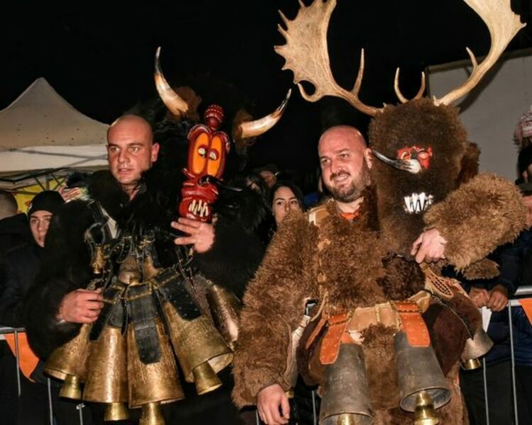 Зрелищен бе празникът на Сурва в Батановци и тази година