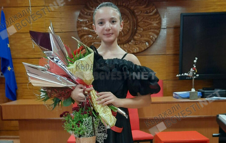 Нил-Су Керимоглу от детски център „HAPPY DINO“ с награда от състезание с професионалисти