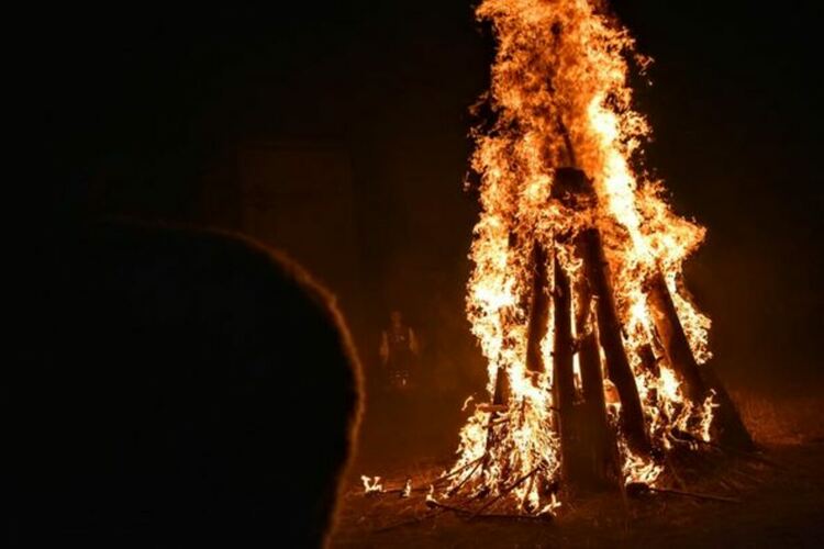 Лумнаха огньовете на Сурва в Пернишко!