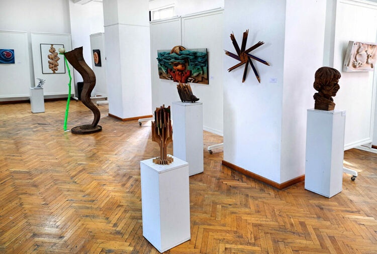 Изложба дървопластика  &bdquo;Диалог&ldquo; ще бъде открита в Перник