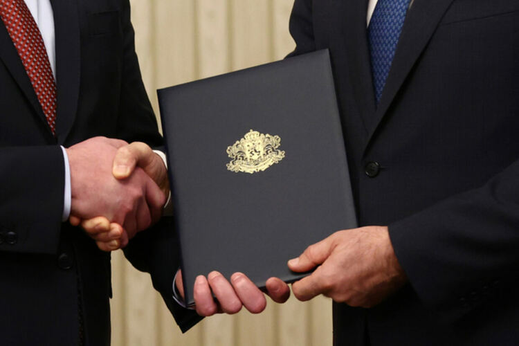 Първи политическия реакции след решението на президента да връчи третия мандат на „БСП за България“