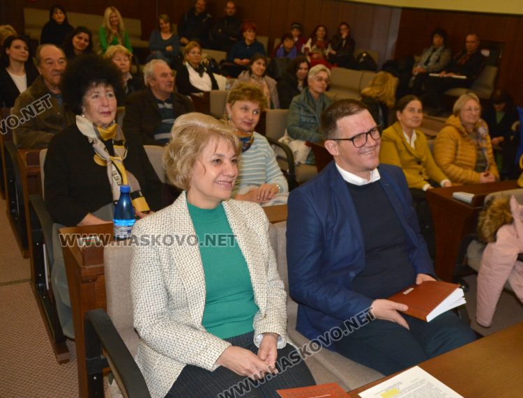 Свещеникът Димитър Евтимов публикува първото по рода си изследване за църквите и параклисите в Хасковска духовна околия