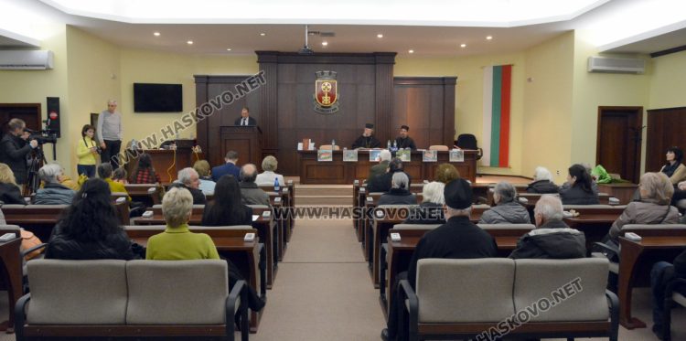 Свещеникът Димитър Евтимов публикува първото по рода си изследване за църквите и параклисите в Хасковска духовна околия