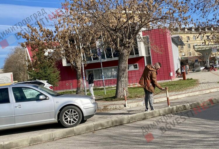 Лишиха димитровградчани от паркинга на автогарата