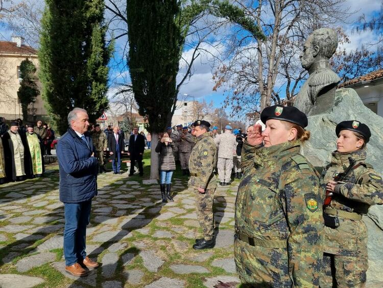 Асеновград отпразнува 145-тата годишнина от освобождението си (снимки)