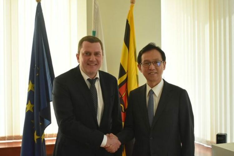 Кметът на Община Перник Станислав Владимиров и екипът му се срещнаха с посланика на Япония Н. Пр. г-н Хироши Нарахира