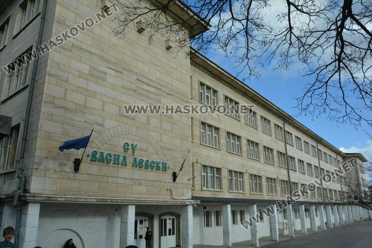 Искат финансиране за ремонт на 3 училища и 4 детски градини в Хасково