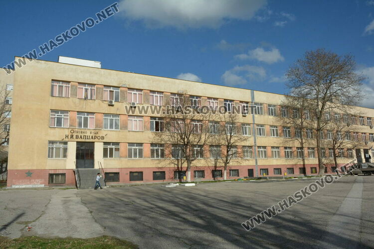 Искат финансиране за ремонт на 3 училища и 4 детски градини в Хасково