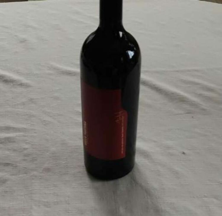 100 проби вина се борят за първото място в конкурса "Най-добро домашно вино"