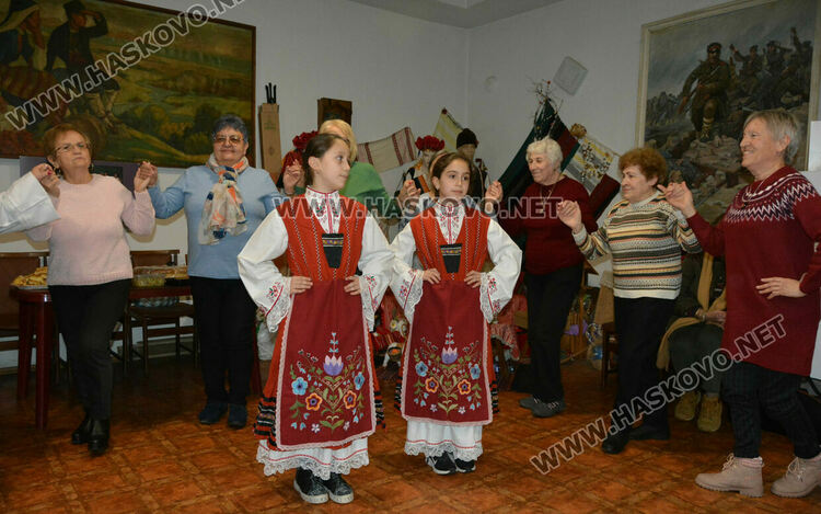 Бабинден отбелязаха в Тракийското дружество в Хасково