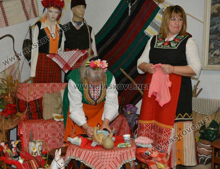 Бабинден отбелязаха в Тракийското дружество в Хасково