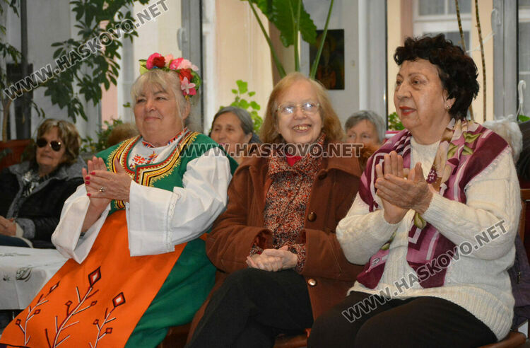Бабинден отбелязаха в Тракийското дружество в Хасково