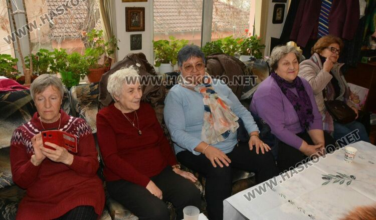 Бабинден отбелязаха в Тракийското дружество в Хасково