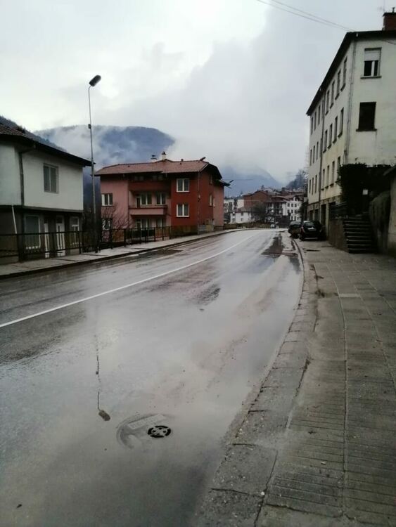 С подписка жителите на кв. Устово настояват за ограничаване на скоростта на ул. "Васил Райдовски"