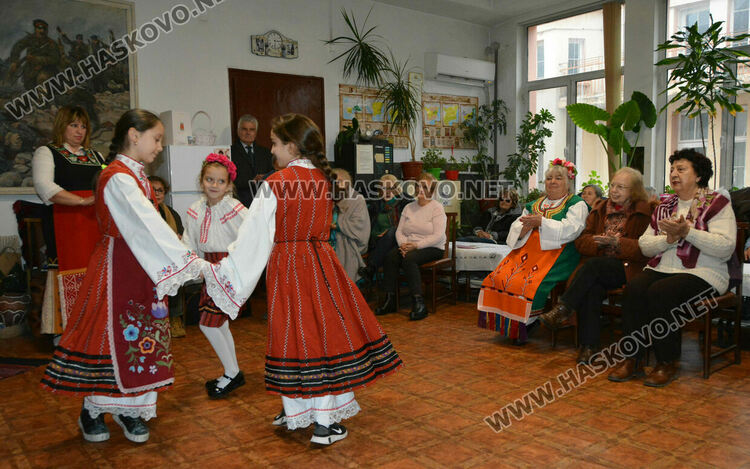 Бабинден отбелязаха в Тракийското дружество в Хасково