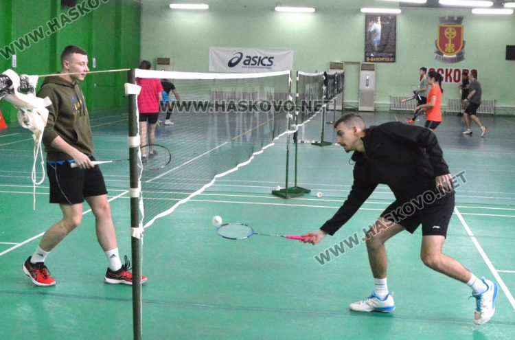 150 състезатели се включват в турнира по бадминтон „Братя Касабян“