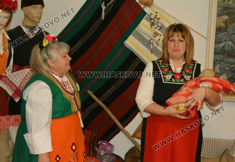 Бабинден отбелязаха в Тракийското дружество в Хасково