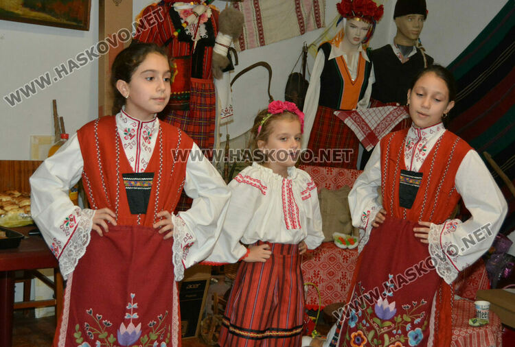 Бабинден отбелязаха в Тракийското дружество в Хасково