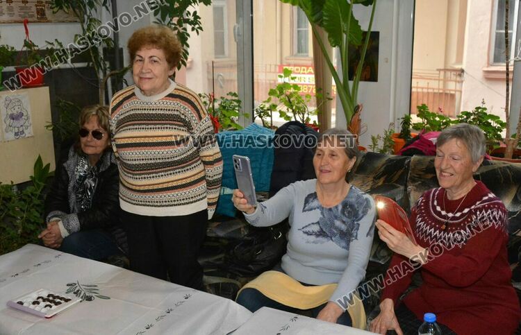 Бабинден отбелязаха в Тракийското дружество в Хасково