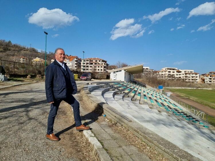 Община Асеновград и община Пловдив преговарят за седалки на стадион "Шипка"