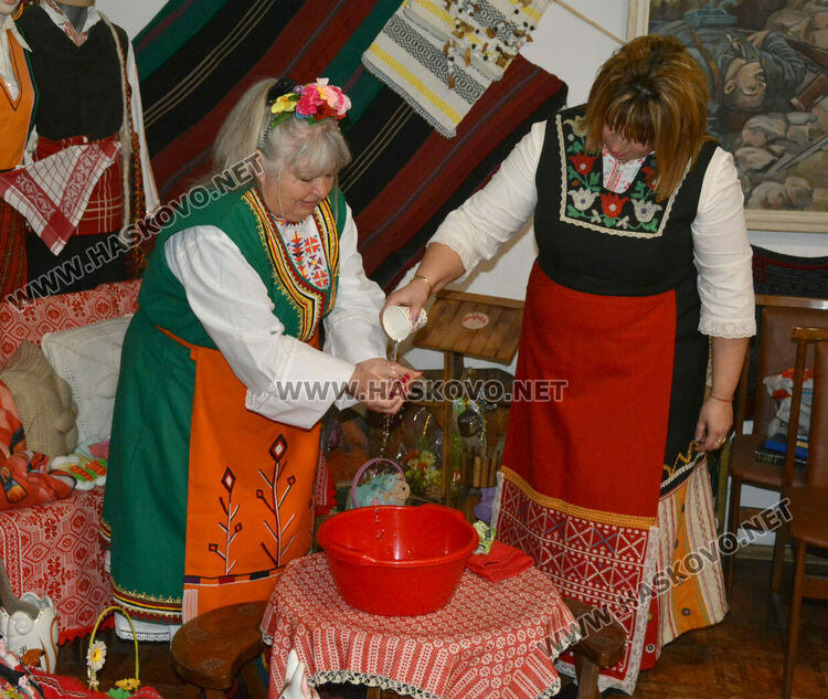Бабинден отбелязаха в Тракийското дружество в Хасково