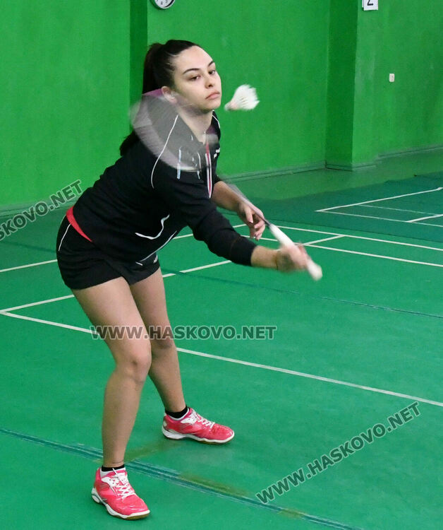 Наградиха победителите на двойки в международния турнир по бадминтон 