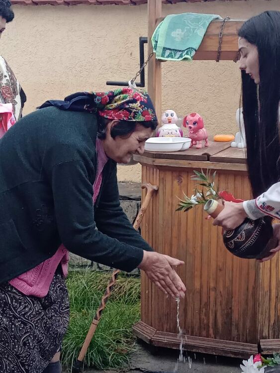 Почетоха бабите в Караджалово