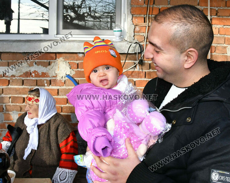 По стар стил отбелязаха Бабинден в Узунджово