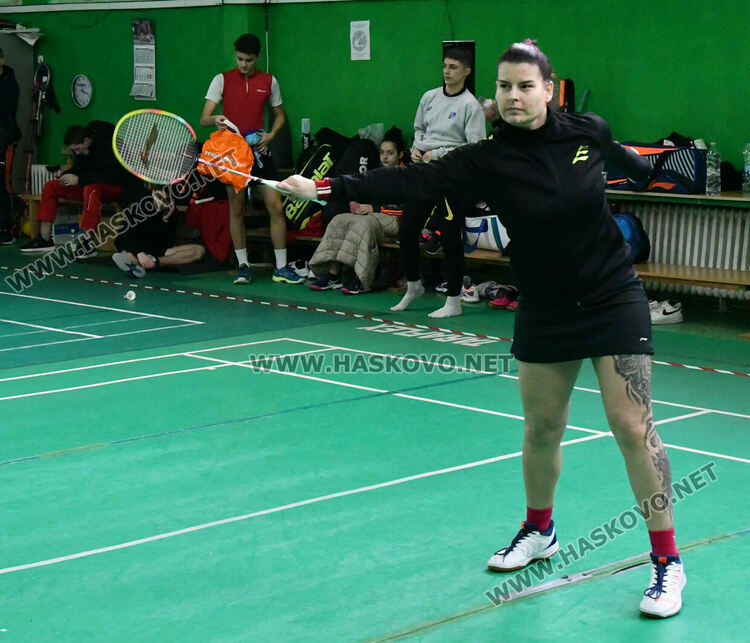 Наградиха победителите на двойки в международния турнир по бадминтон 