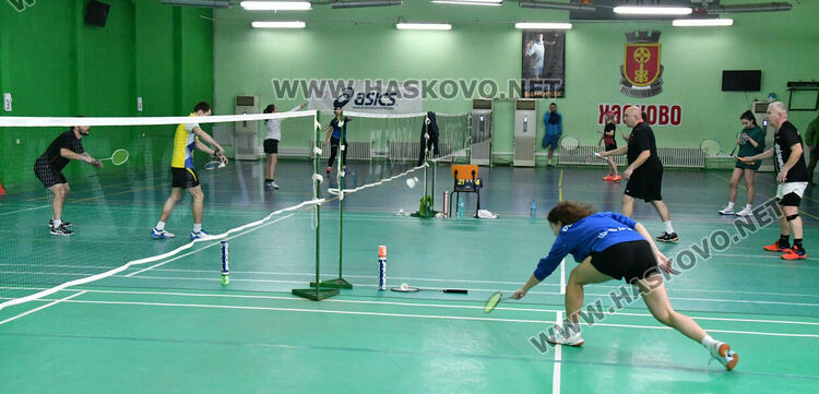 Наградиха победителите на двойки в международния турнир по бадминтон 