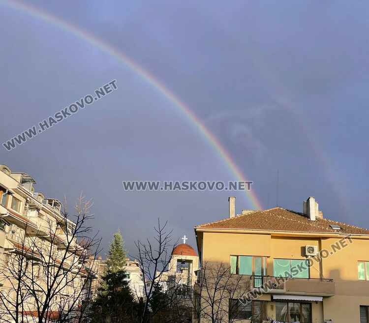 Слънце, дъжд и жълт код за силен вятър в събота