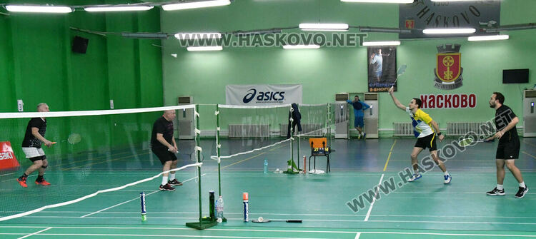 Наградиха победителите на двойки в международния турнир по бадминтон 