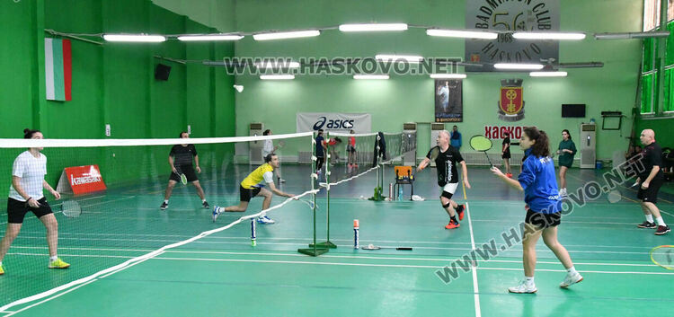 Наградиха победителите на двойки в международния турнир по бадминтон 