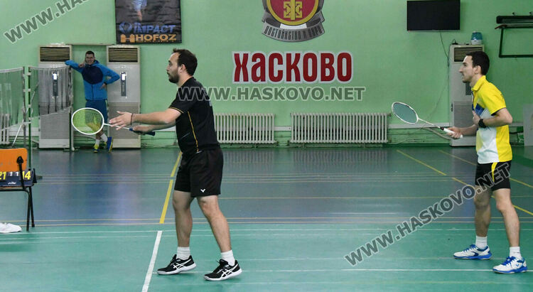 Наградиха победителите на двойки в международния турнир по бадминтон 