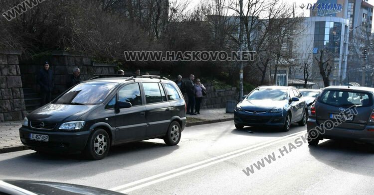 Три коли катастрофираха на Кърджалийска