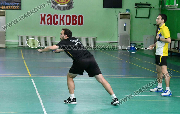 Наградиха победителите на двойки в международния турнир по бадминтон 