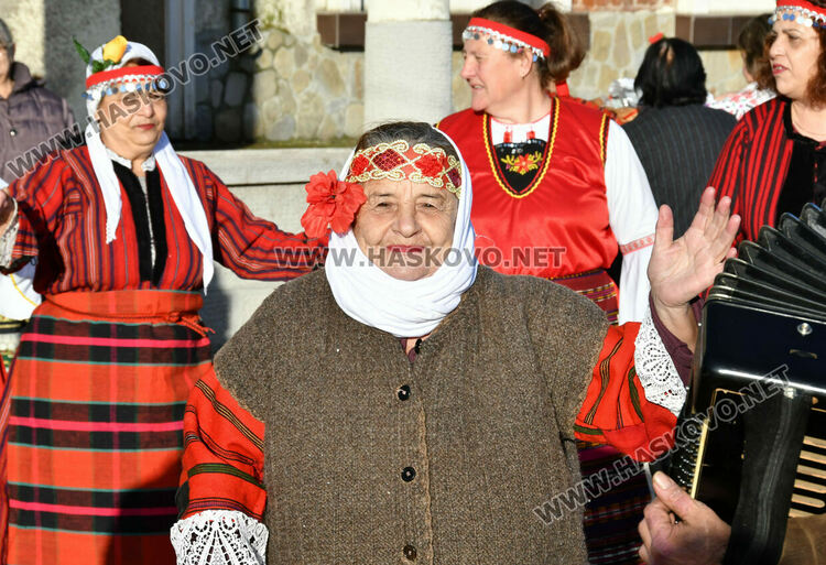 По стар стил отбелязаха Бабинден в Узунджово