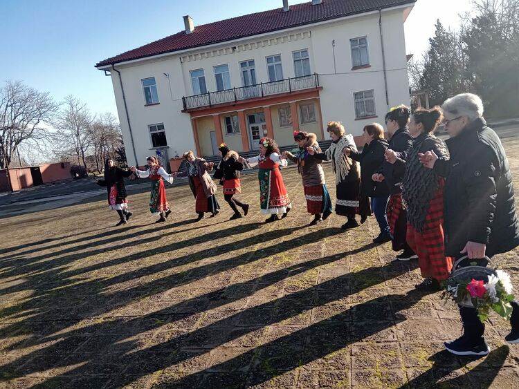 Почетоха бабите в Караджалово
