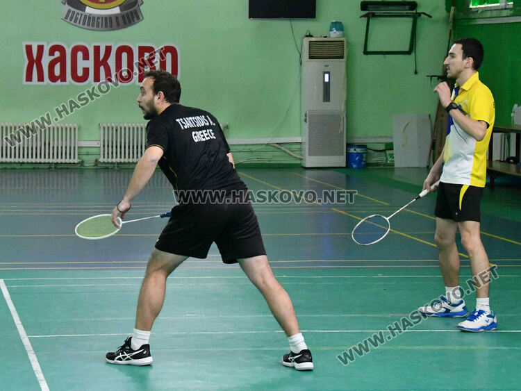 Наградиха победителите на двойки в международния турнир по бадминтон 