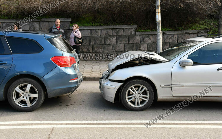 Три коли катастрофираха на Кърджалийска