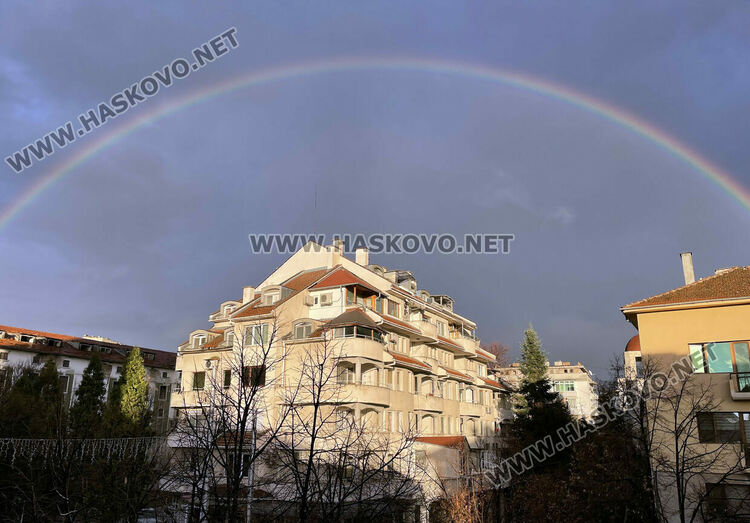 Слънце, дъжд и жълт код за силен вятър в събота