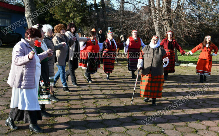 По стар стил отбелязаха Бабинден в Узунджово