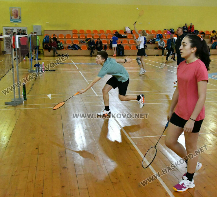 Призьорите на смесени двойки в международния турнир по бадминтон