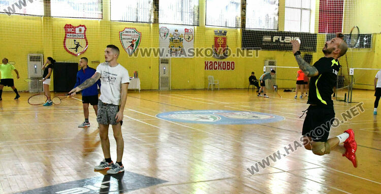 Призьорите на смесени двойки в международния турнир по бадминтон