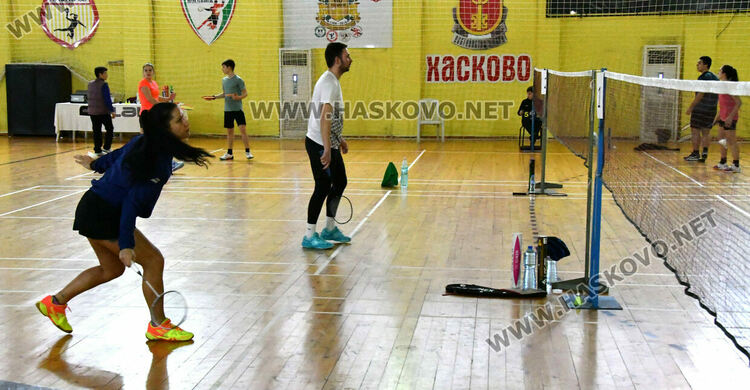 Призьорите на смесени двойки в международния турнир по бадминтон