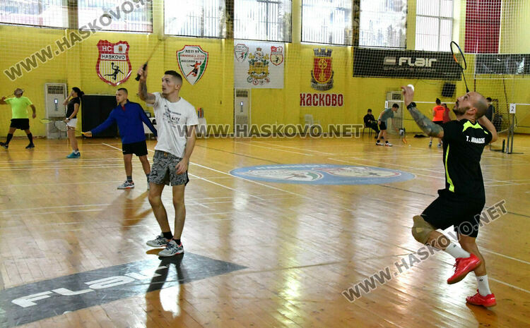 Призьорите на смесени двойки в международния турнир по бадминтон